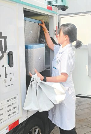 无人车稳当送药进山区