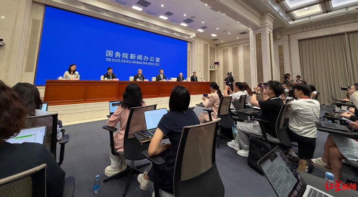 “十五五”要建成沿海高速铁路！交通运输部：沿边沿海3条通道打造祖国“黄金大外环”