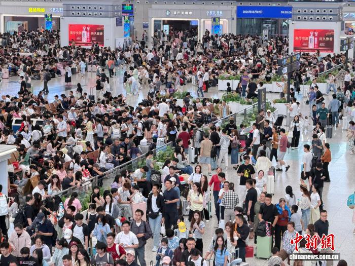 暑运前20天深圳铁路运输旅客超1100万人次